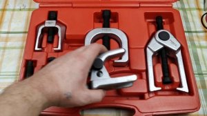 Супер-набор съемников для ремонта ходовой автомобиля.