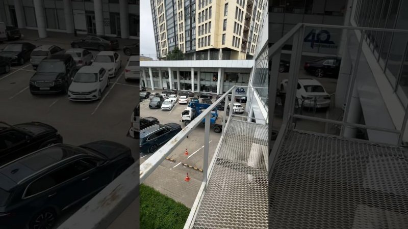 Мытье окон с Автовышки в офисе Талана.Закажи по телефону +7(342)2484859 #клининг #пермь