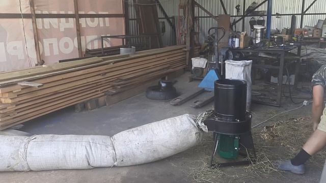 Сенодробилка 4квт 380в испытания на сене. смотреть онлайн