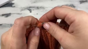 НАСТОЯЩАЯ ЗИМНЯЯ ЖЕНСКАЯ ВЯЗАНАЯ ШАПКА НА ЛЮБОЙ ВОЗРАСТ.