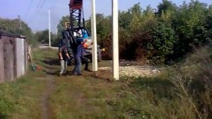 Установка железобетонных опор СВ-9,5 для ВЛИ-0,4 кВ
