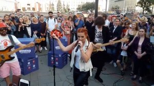 Lena Katina (t.A.T.u.) - "Мы танцуем / My Tantsuyem" Live @ Arbat Street (Moscow)