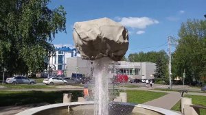 Фонтан Парящий камень