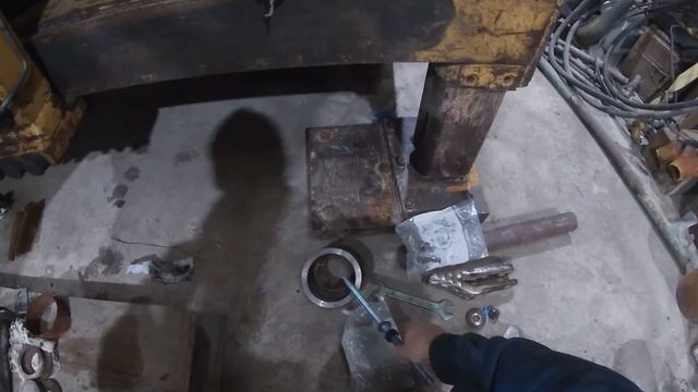 Забытый способ. Простой съёмник. Замена втулок и пальца. Экскаватор-погрузчик. смотреть онлайн