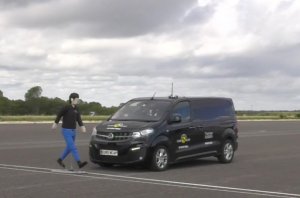 Тест систем безопасности Euro NCAP Opel Vivaro 2022