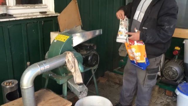 Дробилка для зерна. смотреть онлайн