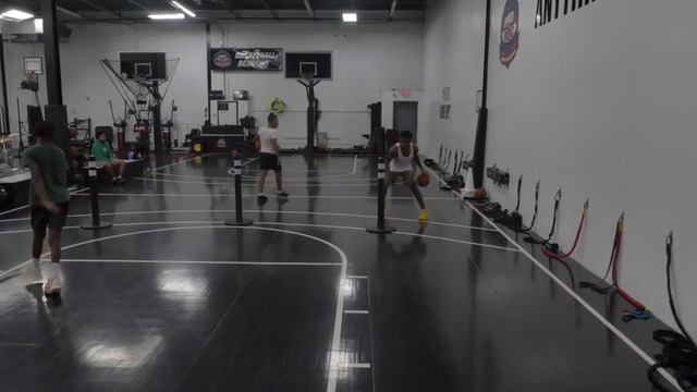 Zion Harmon 2020 Workout With NBA Trainer Pat The Roc! смотреть онлайн