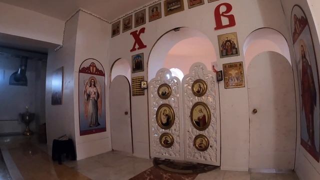 Дорогие братья и сестры! Божественная служба в храме Святой Троицы смотреть онлайн