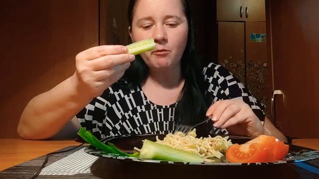 Мукбанг#блин?не пойму? наелась или нет? спагетти#бекон#овощи#mukbang#макароны#еданакамеру