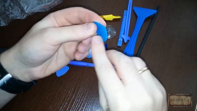 Китайский набор пластиковых инструментов для разборки ноутбуков, пультов и телефонов смотреть онлайн