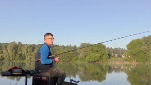 Ловим плотву на реке! Как сделать монтаж, выбрать точку и промерить дно? Ловля на фидер 2020