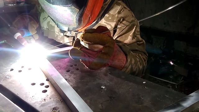 Tig сварка .Tig welding . Варим панель приборов смотреть онлайн