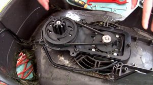 Как заменить ремень на газонокосилке Flymo