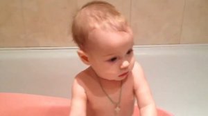 Малышка Аришка, 8 месяцев, говорит первые слова