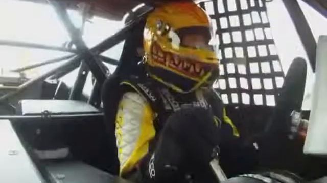 Мировой рекорд прыжка на автомобиле смотреть онлайн