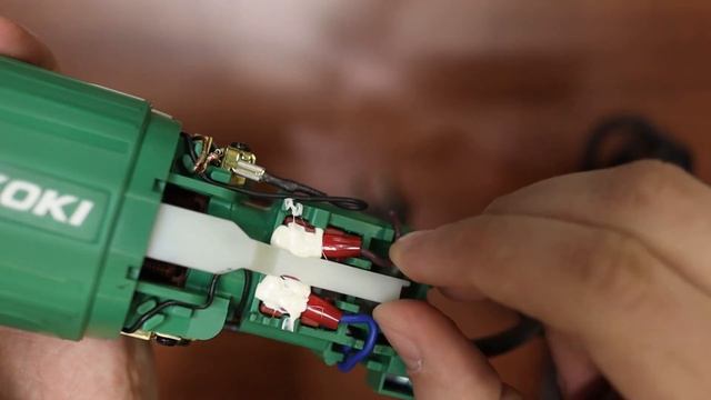 УШМ HiKOKI G13SS2. Болгарка на 600 Вт. С возвращением HITACHI. Новая наклейка, а где алмазный диск? смотреть онлайн