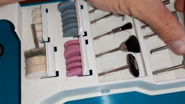 Дрель Luxor 4132-10B с большим набором насадок, обзор смотреть онлайн