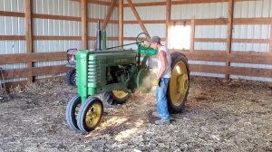 Запуск старого трактора 1948 года + полевые работы (вспашка земли)