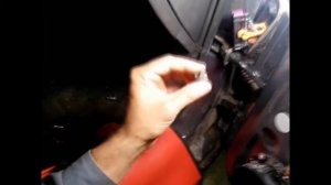 Снятие двери Volkswagen Polo