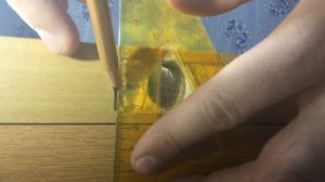 Как починить межкомнатную дверь самому? Заделывать дыру в двери не стоит! Проще поменять!