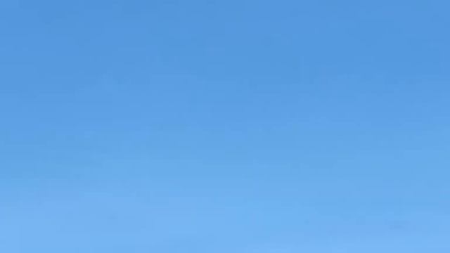 луна и солнце на небе. 13 апреля 2022 смотреть онлайн