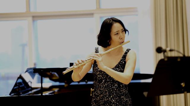 Ballade for Flute and Piano by Frank Martin - Jae Lyoung Na, Flute, Hirota Shunji, Piano смотреть онлайн