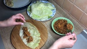 ГОЛУБЦЫ УЛИТКИ С ЯЧНЕВОЙ КРУПОЙ