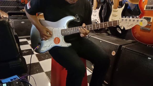 Squier Affinity Stratocaster Silck Silver ( Sound Sample ) смотреть онлайн