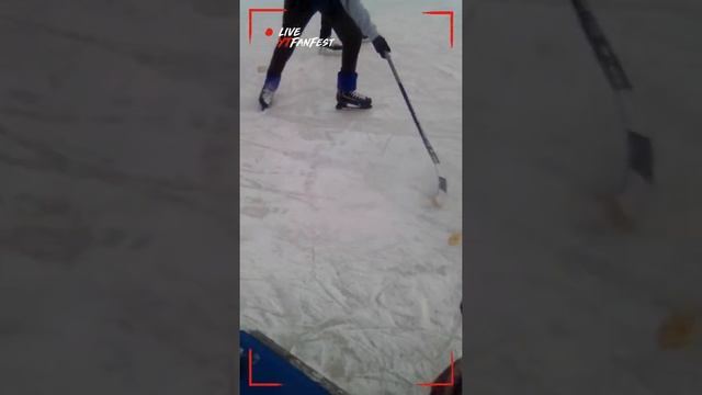 Катюсь на катке? (страрое видео) смотреть онлайн