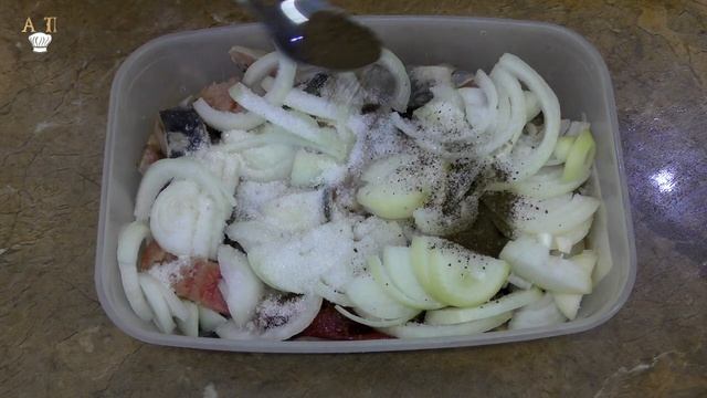 Как вкусно приготовить МАЛОСОЛЬНУЮ селедку с луком и уксусом. Рецепт МАРИНОВАННОЙ селедки БЫСТРО! смотреть онлайн