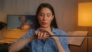 Как держать смычок