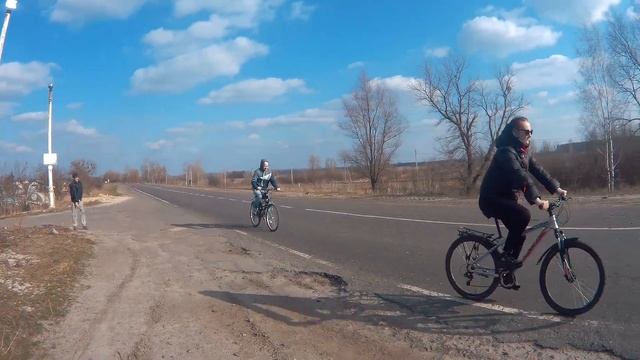 Велосипед с бензиновым мотором 80сс , тест на даче смотреть онлайн