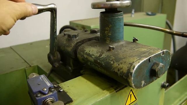 Приспособление ручное для алмазной правки абразивного круга плоско шлиф. станка. смотреть онлайн