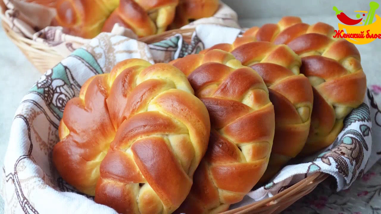 Плетеные булочки с яблоками