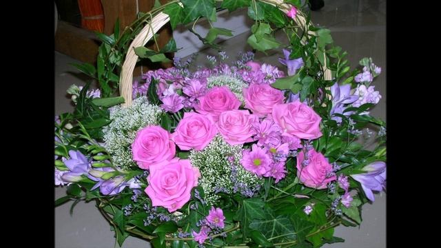 Поздравляю Наших Милых и Дорогих Женщин с Междунаробудным Женским Днём 8 Марта! смотреть онлайн