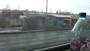Поезд тронулся со станции Армавир - окресности жд на выезде с армавира..