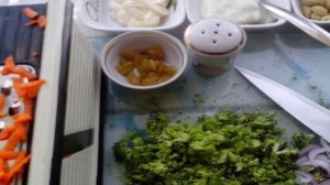 Салат из брокколи оригинальный