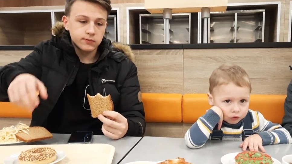 Покупки к ПРАЗДНИЧНОМУ СТОЛУ смотреть онлайн