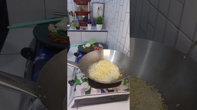 CARA MASAK MIE GORENG TELUR YANG ENAK ANTI GAGAL@resepmamakezra смотреть онлайн