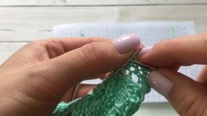 Детское летнее платье спицами "Мята"