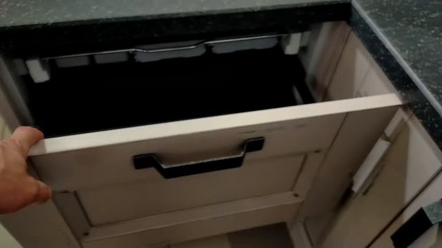 ИНТЕРЕСНЫЙ КУХОННЫЙ ГАРНИТУР/обзор не обычного кухонного гарнитура. смотреть онлайн