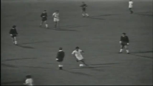 OM 1-2 Ajax 71 72 avec skoblar, magnusson et cruyff смотреть онлайн