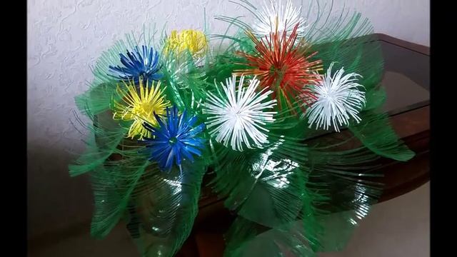 Обзор -  цветы из пластиковых бутылок смотреть онлайн