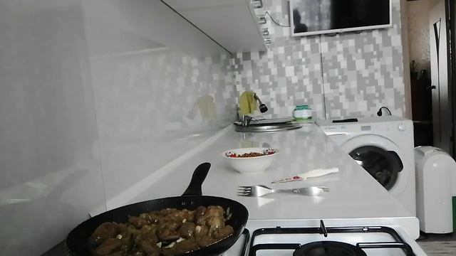 Печень в сметанном соусе, очень нежная? смотреть онлайн