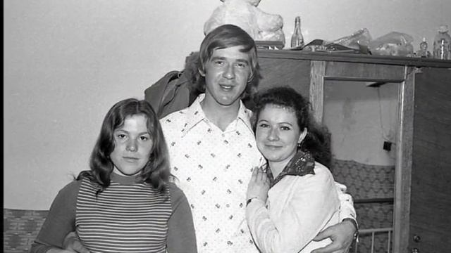 СНИТСЯ ДЕТСТВО ПО НОЧАМ смотреть онлайн