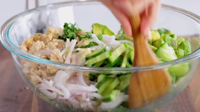 Healthy Avocado Tuna Salad Recipe + Light Lemon Dressing смотреть онлайн