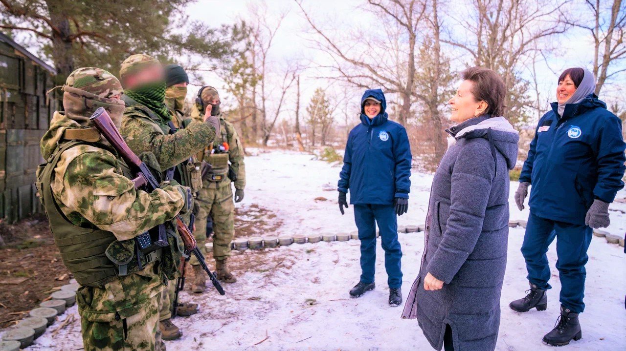 чеченский спецназ. молодые активисты россии. добровольцем на сво в 2023. ахмат грозный добровольцы. подготовка добровольцев в зону сво.