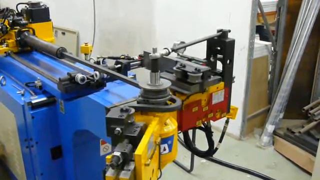 Трубогиб с ЧПУ | Гибка профильной трубы с дорном смотреть онлайн