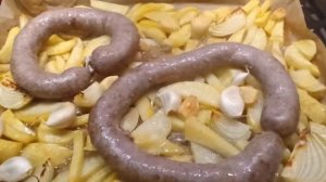 Как запечь колбасу в духовке
