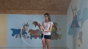 3 способа как крутить обруч на руках